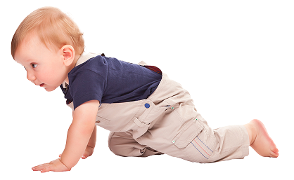 Bambino curioso che gattona